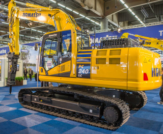 Komatsu PC240-11