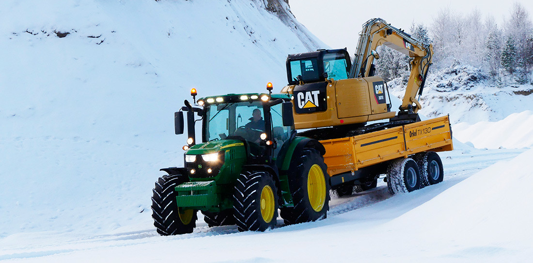 John Deere traktor, Orkel henger, Cat graver