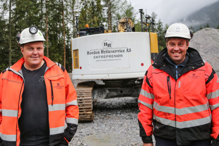 NOMINERT: Hovden Hytteservice, med brødrene Yngve (t.v.) og Jo Breivegen i spissen, har vært gjennom formidabel vekst. Nå er de også nominert til MEFs konkurranse Årets lærebedrift. (Foto: Runar F. Daler).