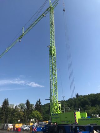 Kynningsrud Nordic Crane har også investert i selvreisende mobile tårnkraner. (Foto: Kynningsrud AS).