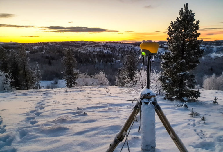 LANDMÅLING I VINTERLAND: Det er i nordområdene, mot grensen til Russland, at GPS-jammingen har vært mest markant. (Foto: Andreas Wara Eliseussen).