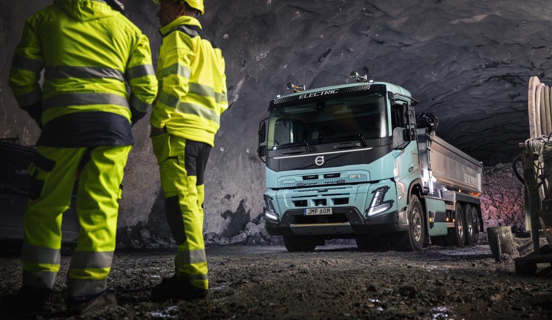 Volvo lastebil i tunnel