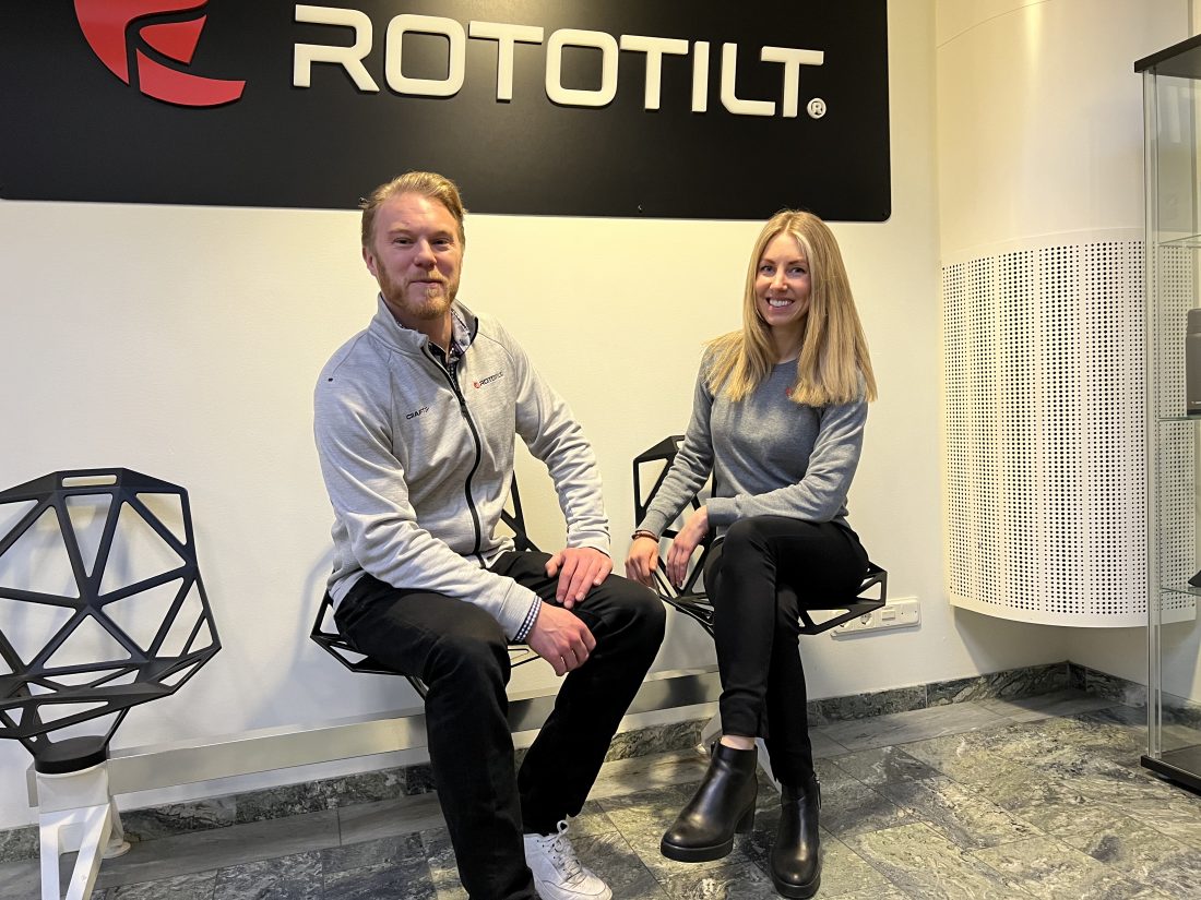 Søsknene Hampus og Caroline Jonsson er 3. generasjon i familiebedriften, og har ansvar for henholdsvis QuickChange og RC Joysticks. (Foto: Njål Hagen)