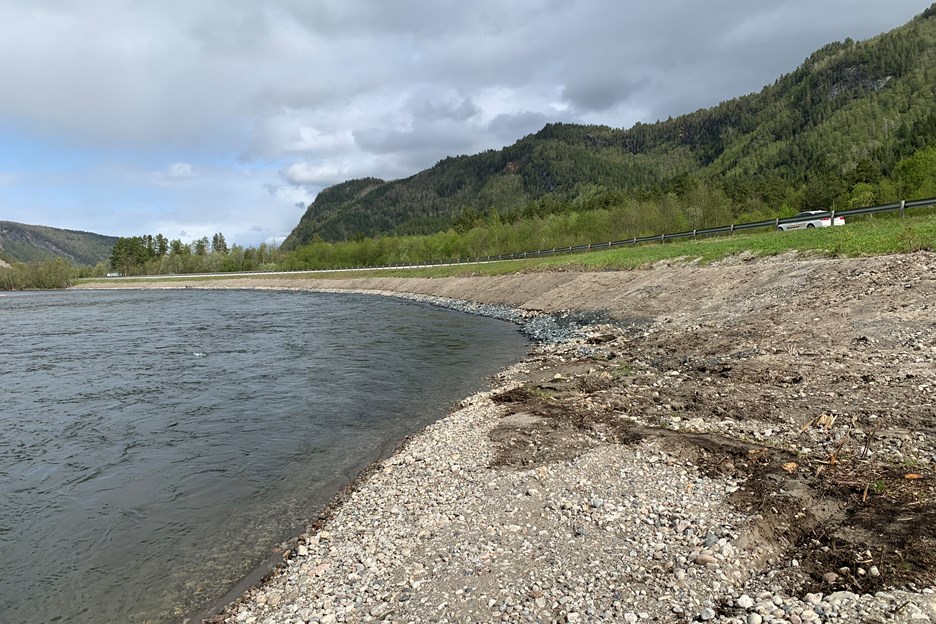 Flomsikringen langs E6 i Øvre Saltdal er nå ferdig. (Foto: Kristian RIddervold Andreassen/Statens vegvesen)