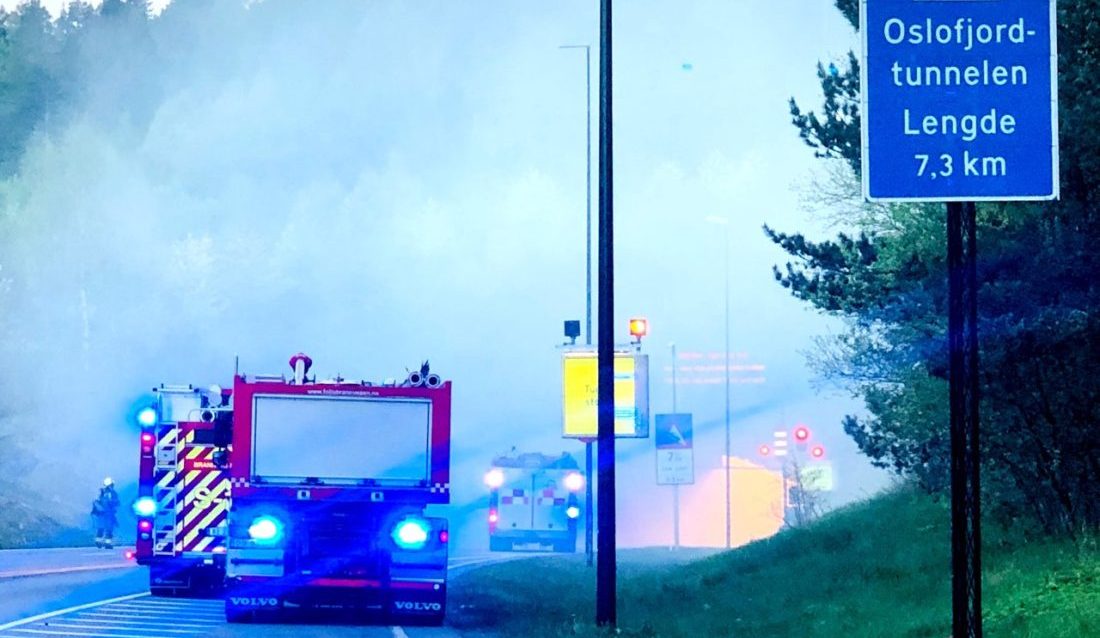 Nødetatene skal øve sammen med Statens vegvesen for å bli bedre rustet til å håndtere hendelser i Oslofjordtunnelen. (Arkivfoto fra en tidligere øvelse: Haakon Stokkenes, Statens vegvesen)