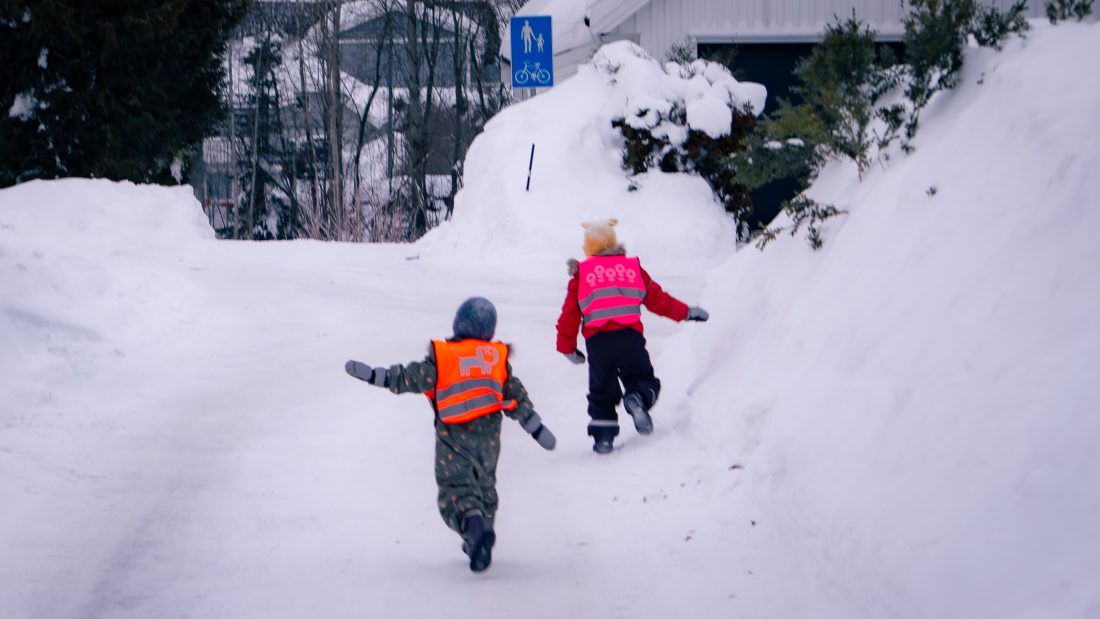 Regjeringen gir 23,6 mill. kroner til kommuner over hele landet. det skal bidra til å gjøre barn og unges skoleveier og nærmiljøer tryggere. (Foto: Kristin Bentdal Larsen/Samferdselsdepartementet)