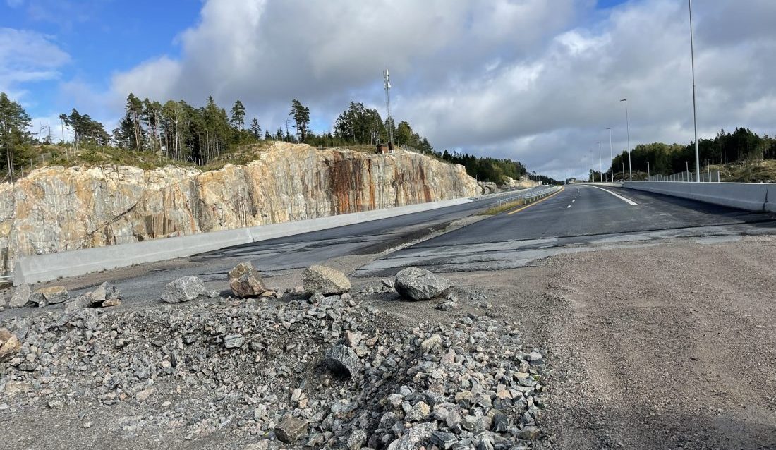 et bygges ny firefelts vei. Tre entreprenører er invitert til å gi tilbud på byggingen. (Foto: Nils B. Rinde)