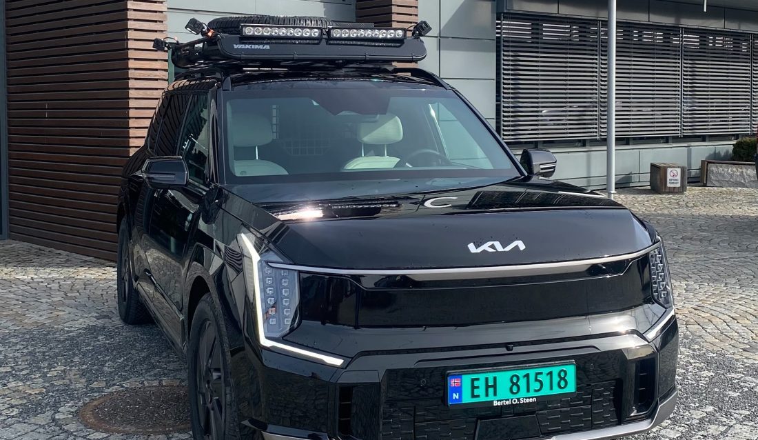 Kia Bil Norge er først i verden med å bygge om en EV9 til varebil med to seter. Dette har de gjort uten å skjære i tak eller annet interiør. (Foto: Kia Bil Norge)