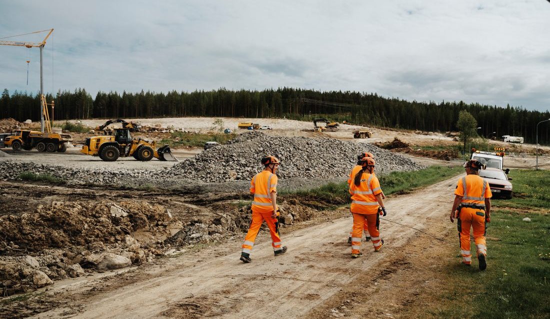 Denne uken gjennomfører Peab arbeidsmiljøuka 2024. Årets tema er «trygghet og samarbeid». (Foto: Peab)