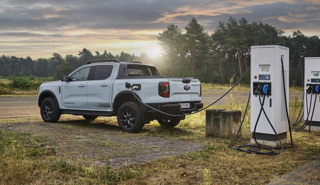 Ranger hybrid skal kunne kjøres ca. 45 km på kun strøm. (Foto: Ford)