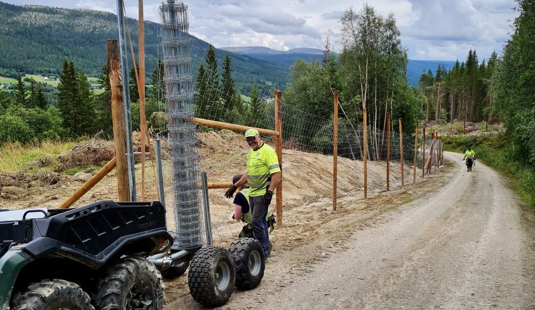 Det kan gå mot et integrert utdanningsprogram for gjerdemontører innenfor vei- og anleggsteknikkfaget. (Foto: HT Gjerde Norge)