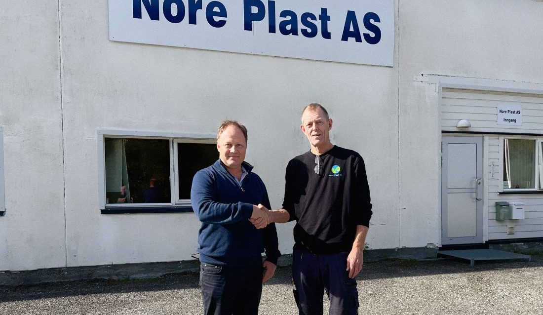 Kim Eriksen (t.v.), Infraplast AS og Nils Reidar Haugen, Nore Plast AS. (Foto: Infraplast)