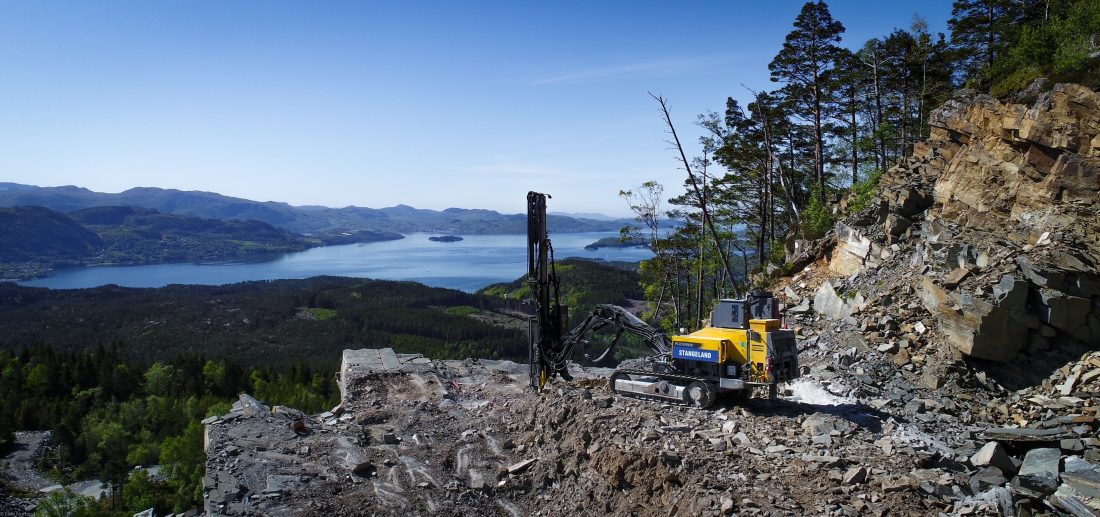 Dette bildet stakk av med seieren i forrige fotokonkurranse. Det var nasjonalromantikk på sitt beste. Nå kan det være din tur til å vinne! (Foto: Andrè Norland Barka)