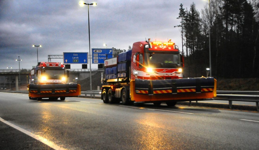 Her er det dagens driftsentreprenør, Risa, som er på jobb. (Foto: Nye Veier).