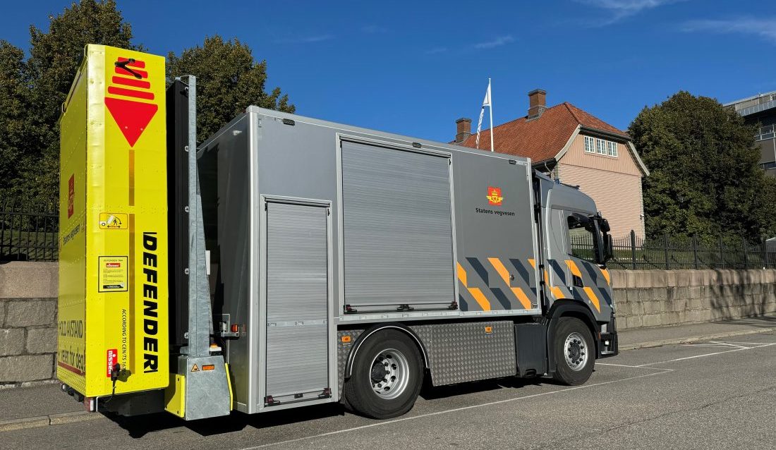 Den nye vaktbilen er spesialbygd i samarbeid med Maur Bilpåbygg AS og Brødrene Dahl og leid ut av Norsk Trafikksikring AS. (Foto: Ingvild Ryengen-Bjerke, Statens vegvesen)