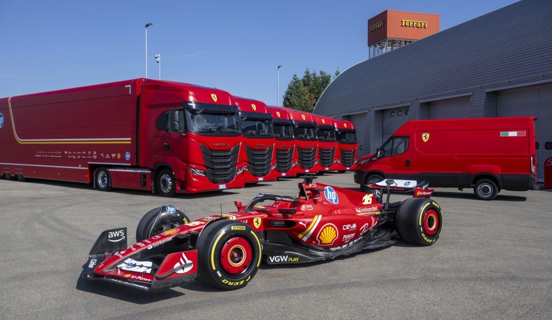 Scuderia Ferrari HP har nå mottatt 16 nye kjøretøy fra Iveco: femten S-Way lastebiler og én Daily varebil. (Foto: Iveco)