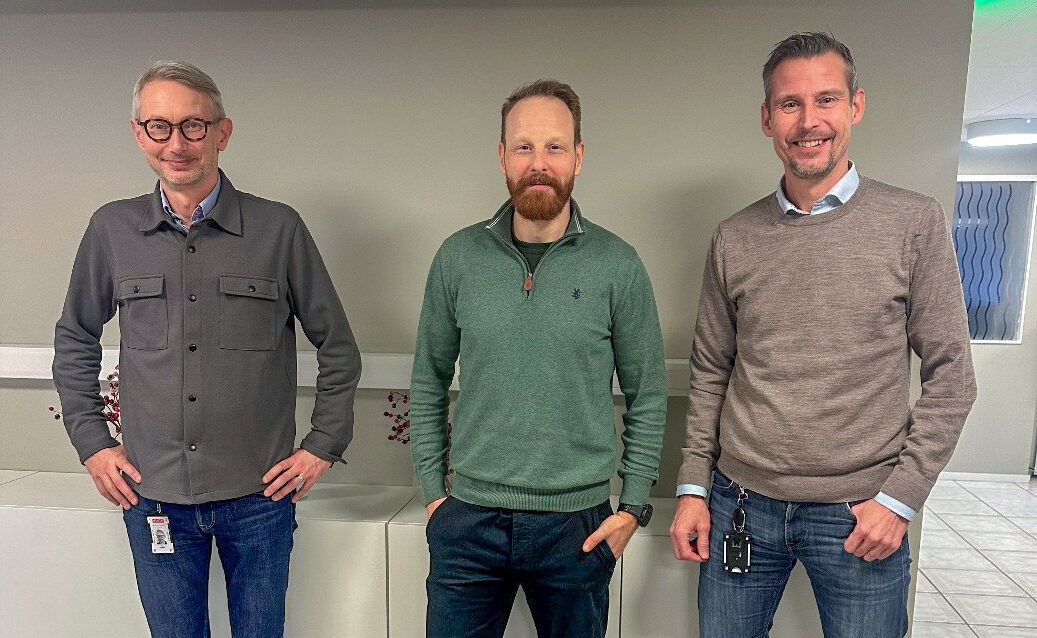 Fra venstre: Martin Carlstein, daglig leder i Mediateknik AB, Raymond Halvorsen, daglig leder Norgem AS, Christian Carlstein, salgssjef Mediateknik AB. (Foto: Norgem)