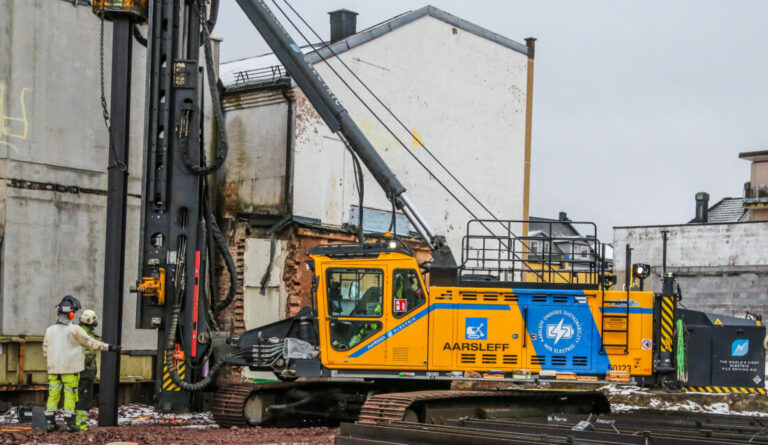 Til tross for sin størrelse og kraft, slipper ikke peleriggen ut ett eneste gram CO2. (Foto: Runar F. Daler)