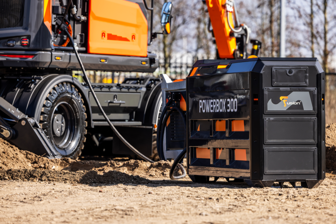 Driftstiden er oppgitt til 9-11 timer uten lading eller batteribytte, men et patentert batteribyttesystem gjør at Staad 17W skal kunne operere kontinuerlig. Bytte av Powerbox 300-batteriet skal ta mindre enn 5 minutter. (Foto: Staad B.V.)