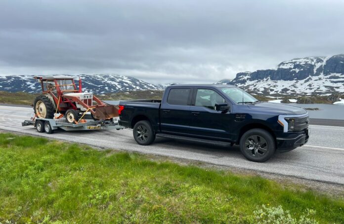 Ford F-150 Lightning er en fullsize amerikansk pickup. 429 km rekkevidde