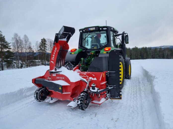 Tokvam lanserer en oppgradert versjon 240 THS to-trinns snøfres. Denne vises på Dyrsku’n til helgen. (Foto: Tokvam)|||Den nye snøplogen VT CITY skal være spesielt utviklet med tanke på bruk i urbane miljøer og på gangveier. Denne vises også på Dyrsku’n til helgen. (Foto: Tokvam)