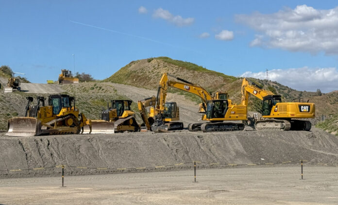 Under pressearrangementet ved Caterpillars demosenter i Malaga slapp maskinprodusenten et stort antall maskinnyheter. Totalt har Caterpillar lansert 175 nye modeller siden 2019. (Foto: Njål Hagen)