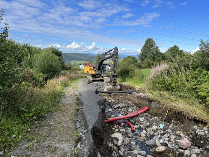 En strekning på nesten to kilometer av Vennolumsvegen i Gran