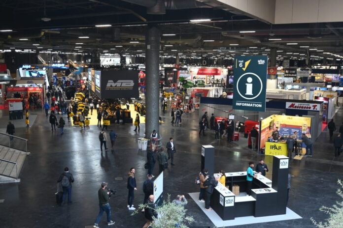 INTERMAT 2024 åpnet i Paris i dag. Her er det ventet drøyt 200 000 besøkende i løpet av de fire dagene bygg- og anleggsmessa varer. (Foto: Odd Borgestrand)