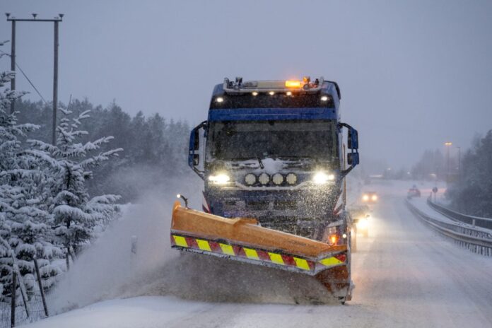 Neste år starter ny driftskontrakt for riksveiene i Hedmark. Konkurransen om kontrakten har begynt. (Illustrasjonsfoto: Bård Asle Nordbø / Statens vegvesen)