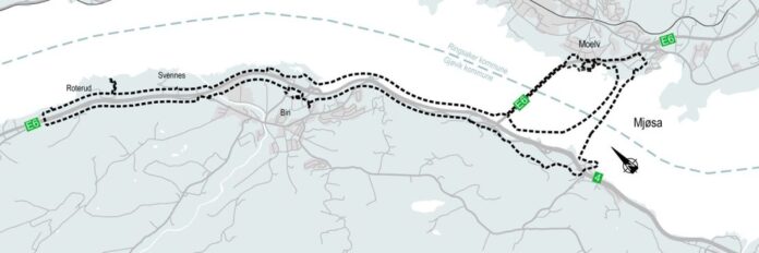 Den planlagte veistrekningen E6 Moelv-Roterud inkluderer en kryssing av Mjøsa mellom Moelv og Biri.|Pelene som benyttes er ca. 100 m lange og veier 100 tonn pr. stk. Hver pel skal rammes 35-40 m ned i sjøbunnen. Til det brukes en 440 tonns kran med tårnhøyde ca. 100 m. (Illustrasjon: Keller Geoteknikk)