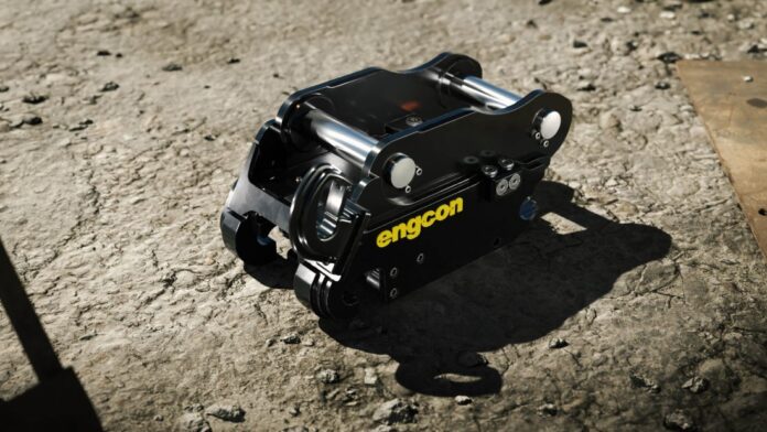 Engcon lanserer i disse dager et nytt og forsterket S70-feste. (Foto: Engcon)