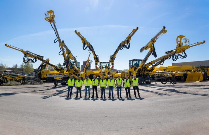 Epiroc leverer fire nye tunnelrigger til Skanska – den nye og høyteknologiske Boomer E20 S og tre Boomer XE3. (Foto: Epiroc)|