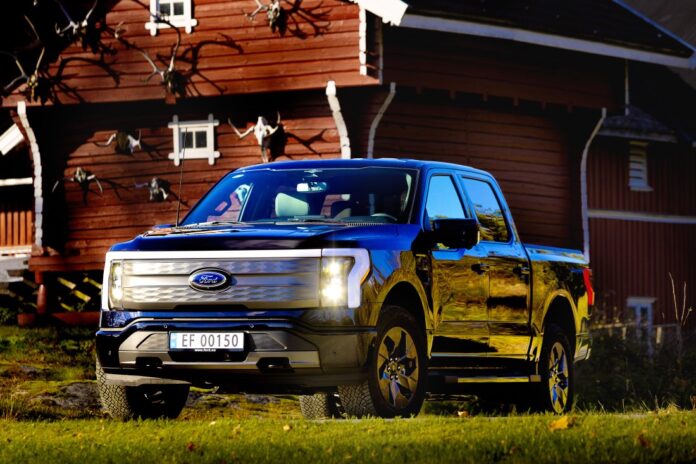 Første Ford F-150 Lightning på norske skilter. (Foto: Ford Motor Norge)|Bilene som kommer til Norge