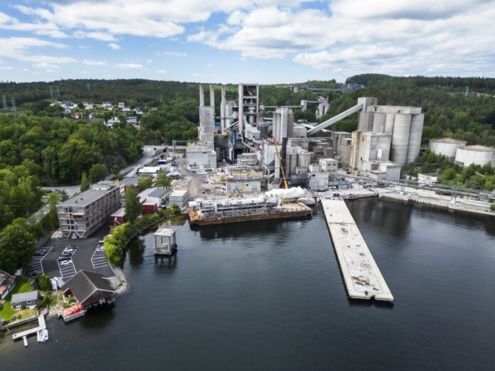 Sementfabrikken i Brevik. (Foto: Heidelberg Materials)|Giv Brantenberg