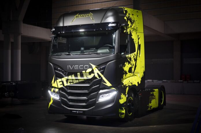 Iveco skal på turné med verdensberømte Metallica som feirer sitt 40-års jubileum med turneen M72, navngitt etter bandets 72 turneer. Turneen har som mål å være lavutslipp. (Foto: Iveco)