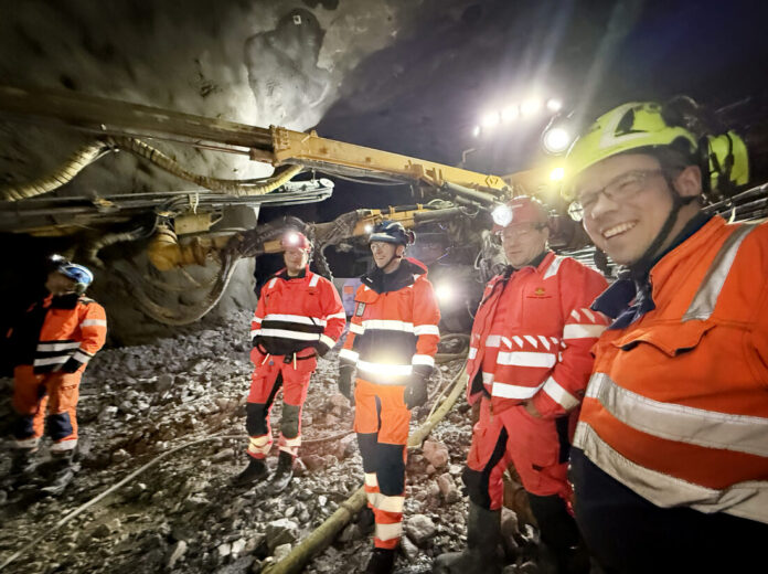 Skanska passerer 15 000 meter drevet tunnel på OPS Hålogalandsvegen. I marmorhvelvet i Gullberg øst