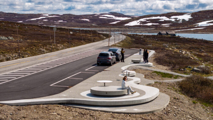 Ørteren rasteplass har kapasitet for seks parkeringsplasser
