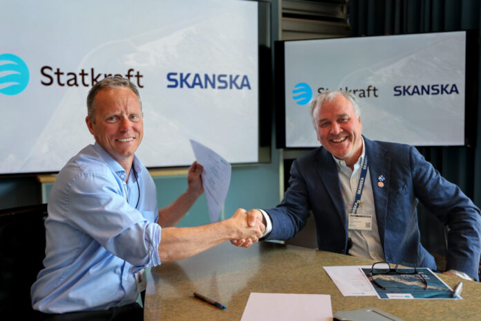 Saurdal kraftverk ble satt i drift i 1985 og produserer årlig rundt 1400 GWh med strøm. Tilløpstunnelen fra Blåsjø og ned til Saurdal kraftverk er 10 km lang