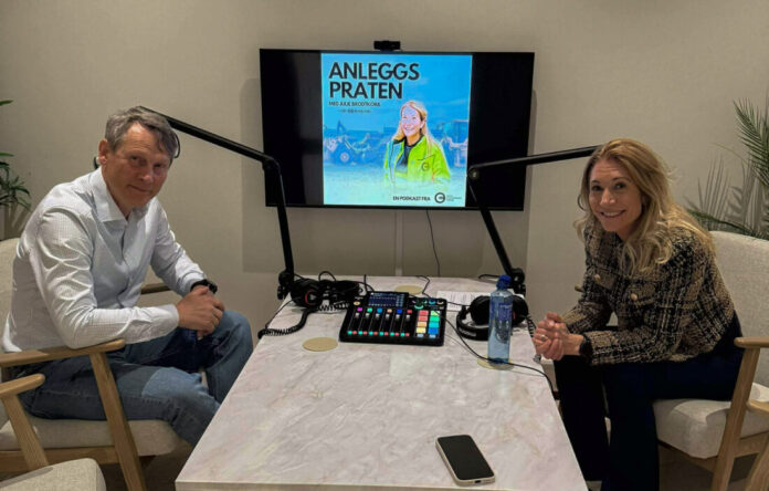MEF har nå publisert femte podkasten i serien «Anleggspraten». Her kan du høre MEF-sjefen Julie Brodtkorb i samtale med Svein Thompson fra Stakeholder. (Foto: MEF)