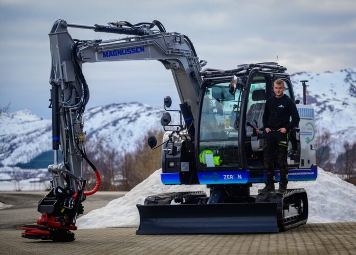 Thore Magnussen og Sønn har nylig investert i tre Hitachi 8-tonns el-gravere som denne. (Foto: Olufsen Media)|Bedriften har blitt ISO-sertifisert i hele tre standarder (ISO 9001