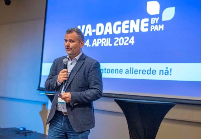 VELKOMMEN: – Utrolig hyggelig å møte så mange fag- og bransjefolk på denne viktige tiden av året