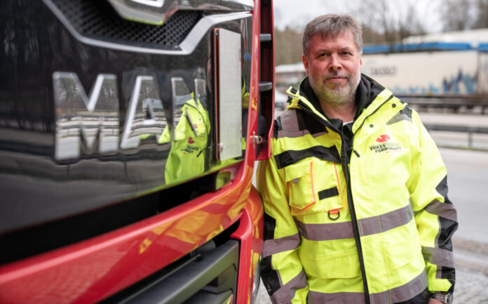 YTFs forbundsleder Jim Klungnes mener sjåførmangel er en utfordring som må tas på alvor, men at løsningen ikke ligger i å senke aldersgrensen, men heller gjøre yrket mer attraktivt gjennom bedre lønns- og arbeidsvilkår. (Foto: YTF)