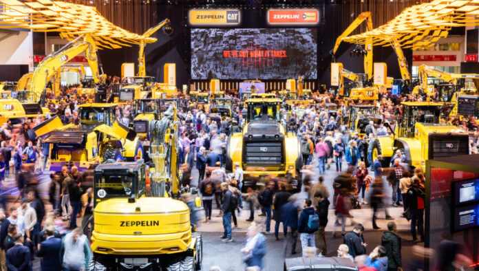 Onsdag denne uken kom nyheten om at tyske Zeppelin Group kjøper Pon Equipment i Nederland og Norge. (Foto: Messe München)|Adm.dir. Ole-Petter Holene er optimistisk til oppkjøpet