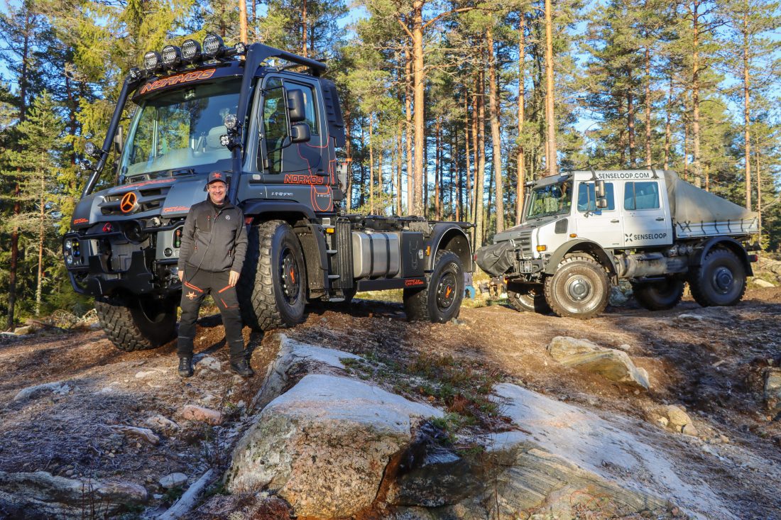 Mr. Unimog - Espen Berger hos Unimog-forhandleren Normog AS. Han har de siste 20 årene sørget for at kresne og engasjerte Unimog-kunder har fått den bilen som løser akkurat deres oppgaver. Den sorte er dekorert med den originale oksehode-logoen til Boehringer. (Foto: Njål Hagen)