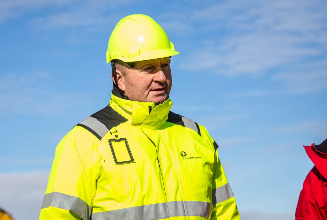 – Jeg har ikke vært borti slike øvelser tidligere hos bedrifter av denne størrelsen, så dette er et utrolig bra initiativ, sier seniorinspektør Terje Viken i Arbeidstilsynet. (Foto: Runar F. Daler)