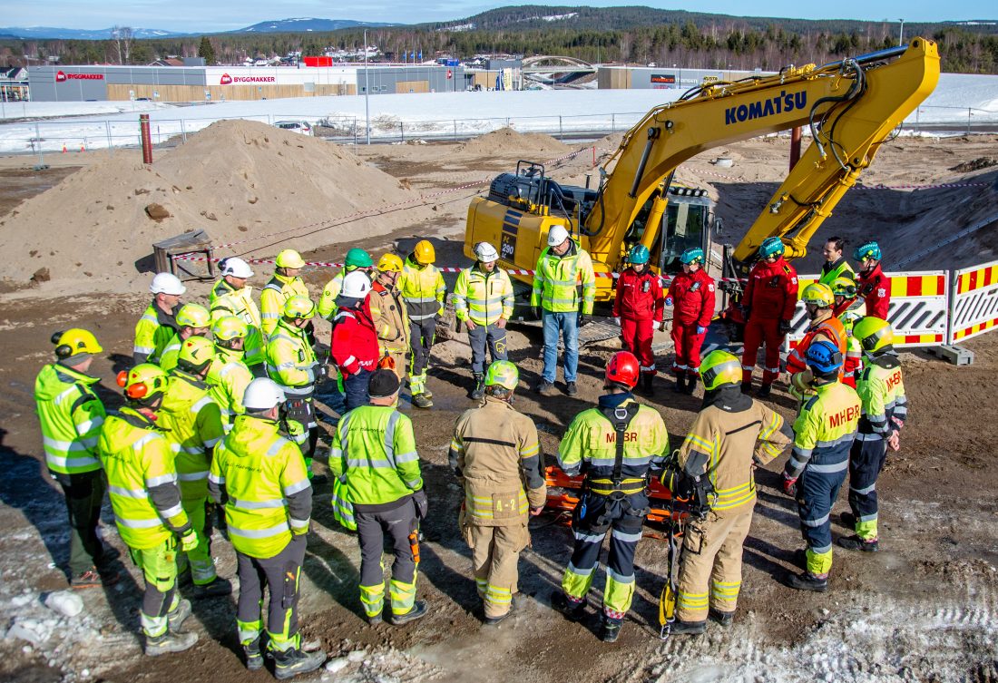 En nyttig og interessant debriefing i etterkant av øvelsen. (Foto: Runar F. Daler)