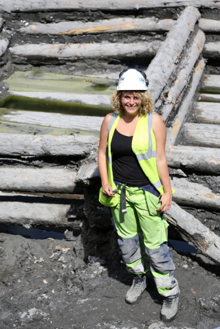 – Det vi fant i forbindelse med Barcode-utbyggingen var litt overraskende og spesielt, men denne gang var det tvert imot forventet at vi ville finne noe. Det morsomme er at vi ikke kjenner til noen skriftlige kilder om disse anleggene, og omfanget bare fortsetter å utvide seg, forteller arkeolog Marja-Liisa P. Grue engasjert. (Foto: Runar F. Daler).