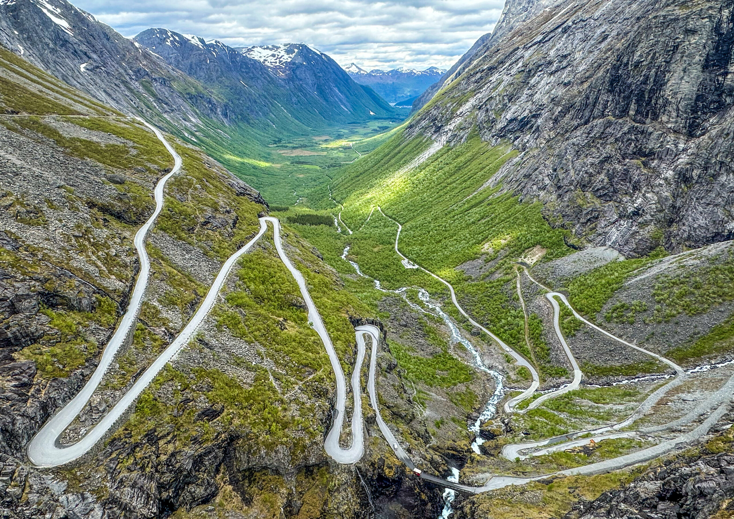 Trollstigen er en av Norges største turistattraksjoner, med mer enn 1,1 millioner besøkende årlig. (Foto: Runar F. Daler)