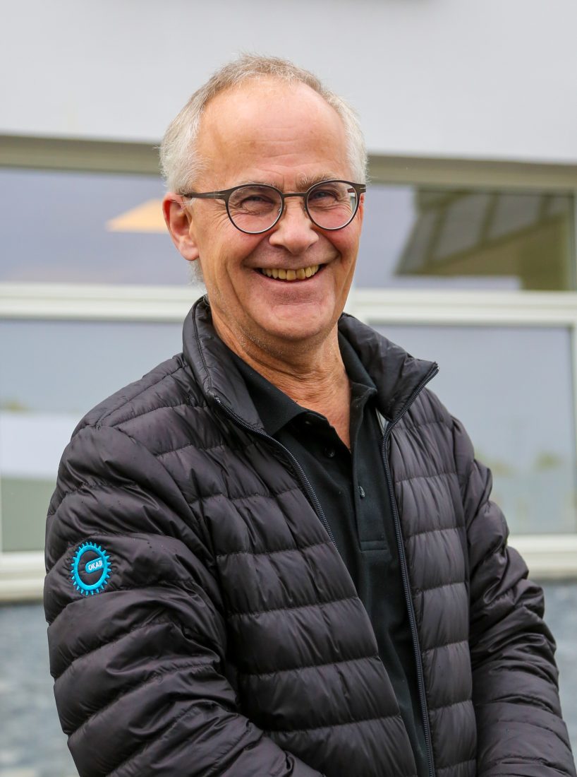 – Det er en tid for alt, sier Johnny Lillegård. Nå blir det en annen hverdag fremover. Og selv om han vil savne bransjen, er det ingen tvil om at humøret er på topp. (Foto: Runar F. Daler)