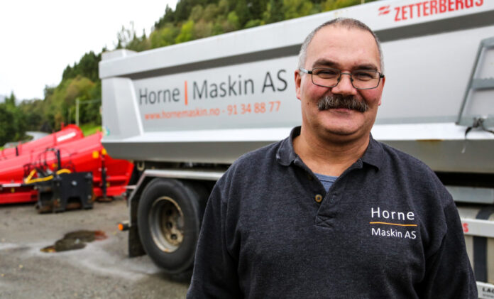 Som distriktsarbeidsgiver er Halvar Horne opptatt av å fange opp potensielle kandidater i distriktet og tilby dem lærlingplass. – Det passer ikke alle å reise inn til de store bedriftene i byene, sier Halvar. (Foto: Runar F. Daler).